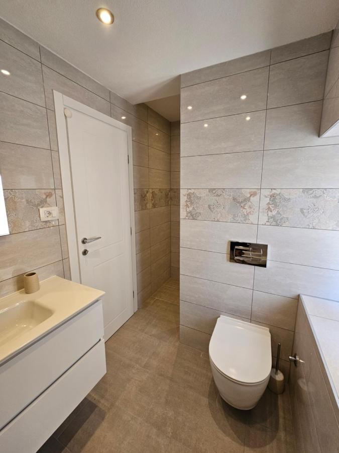 Apartman Eli Supetar Ngoại thất bức ảnh
