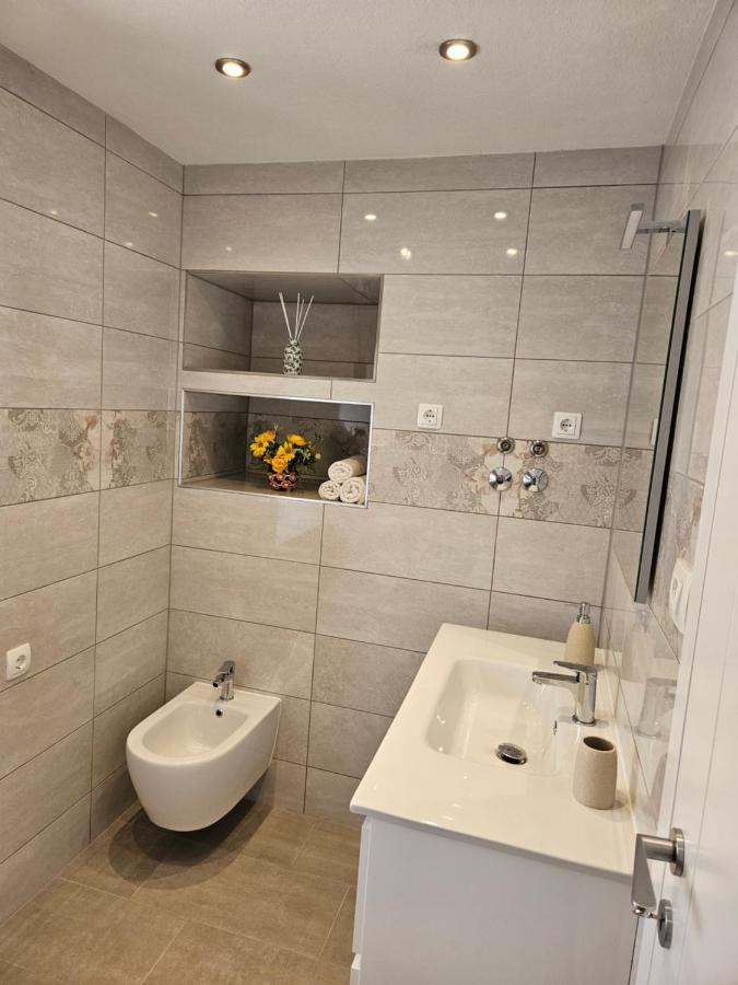 Apartman Eli Supetar Ngoại thất bức ảnh