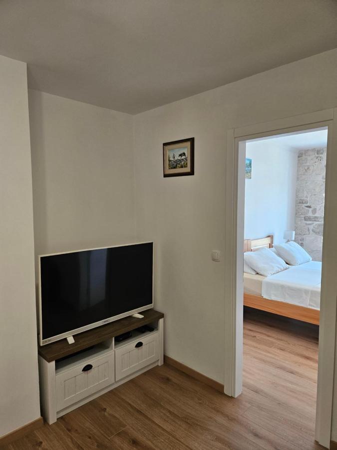 Apartman Eli Supetar Ngoại thất bức ảnh