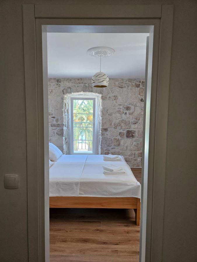 Apartman Eli Supetar Ngoại thất bức ảnh