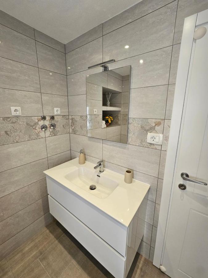 Apartman Eli Supetar Ngoại thất bức ảnh